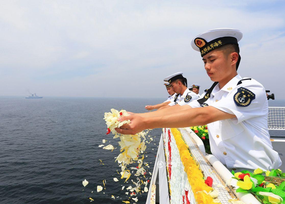 中国海军举行甲午战争120周年海上祭奠仪式 - 海风 - 海风的博客 中国海军举行甲午战争120周年海上祭奠仪式 - 海风 - 海风的博客