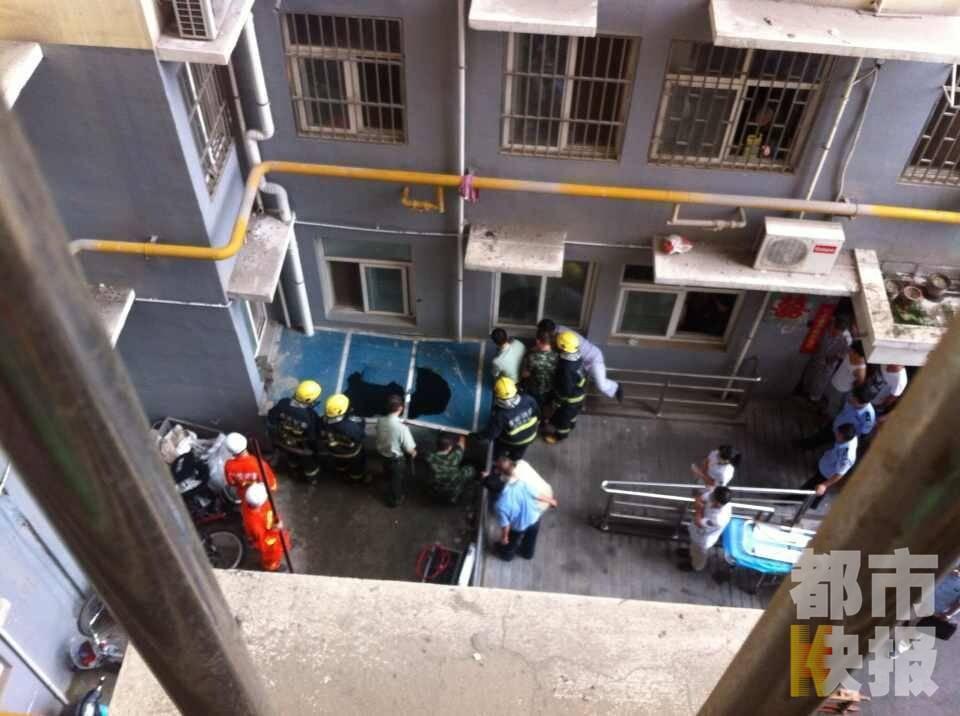 美国“打砸破旧”要拆华盛顿塑像