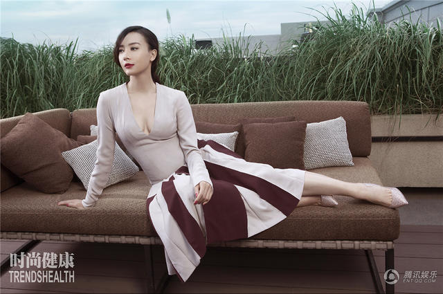 组图:陈数微站今日上线 分享健康生活理念