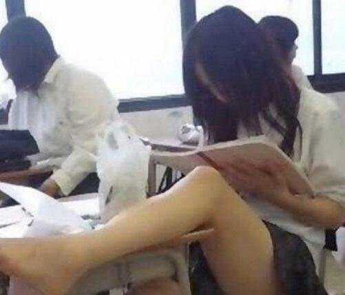 我们都是深井冰图片175：据说女神都这样上课