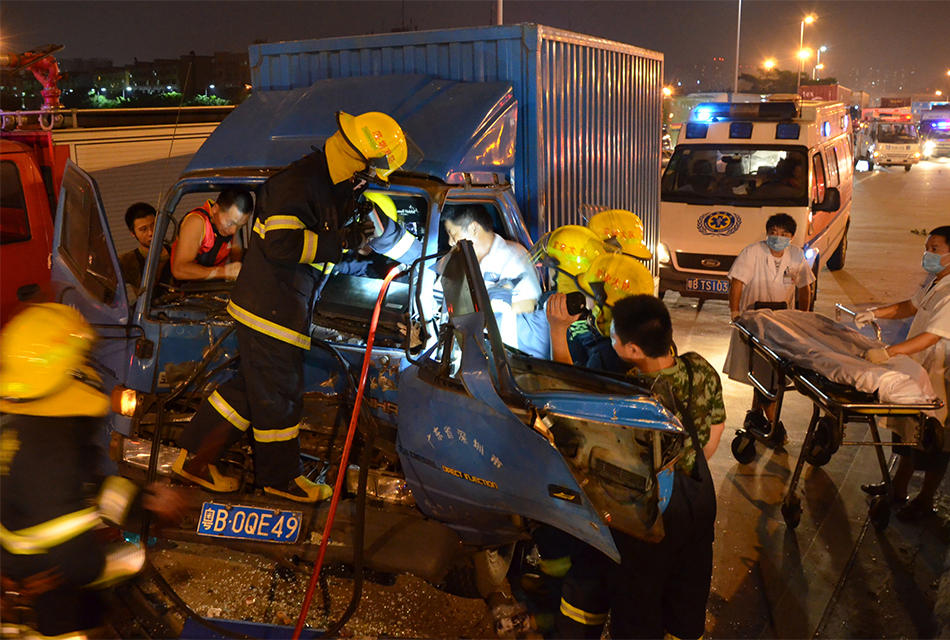 国庆节深圳消防员忙啥?-新闻频道 | 珠海网
