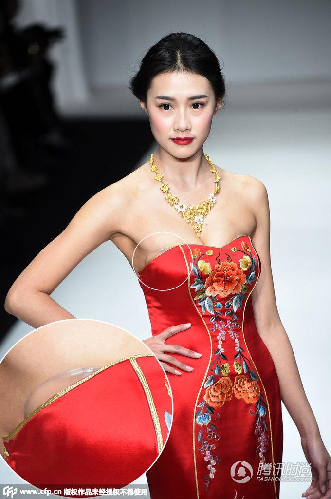 泳装美女凸凹露光图_