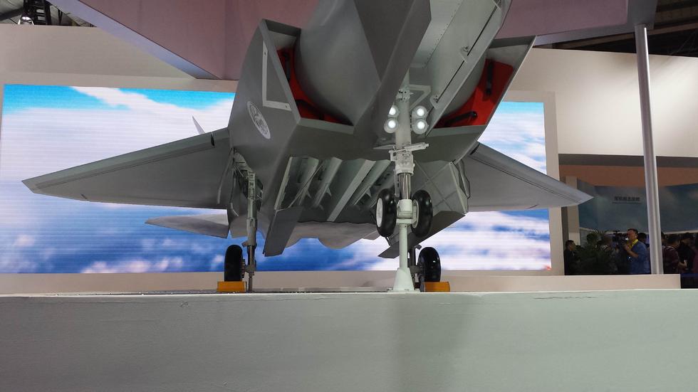 组图:改进型歼31曝光 性能将有较大提升 - 鲜果