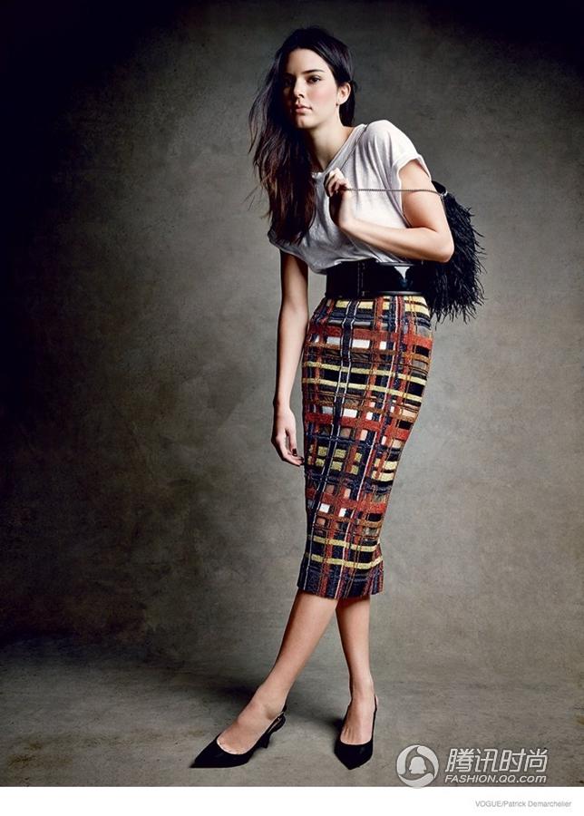 endall Jenner拿下《VOGUE》 玩转<em>大牌裙装</em>-中