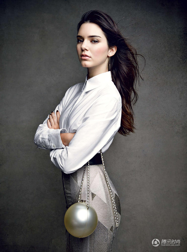 endall Jenner拿下《VOGUE》 玩转<em>大牌裙装</em>-时