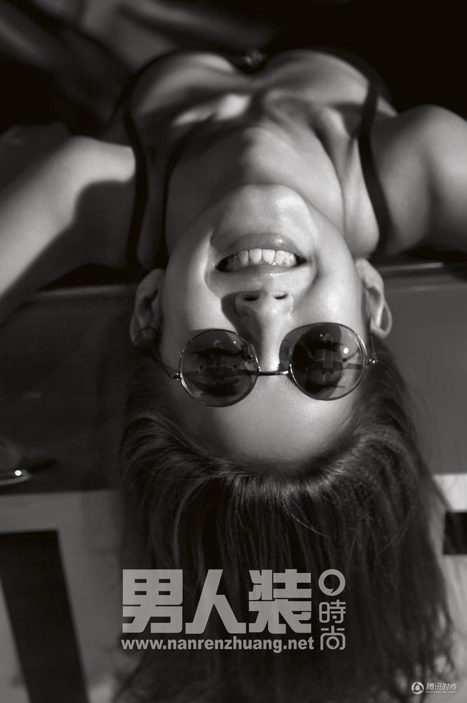 话题嫩模张子萱性感旧照 《男人装》演绎洛丽