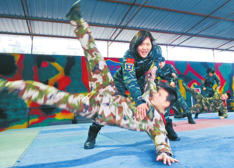浙东爱生活_上虞站四川西南四川<em>女子特警队</em>陪