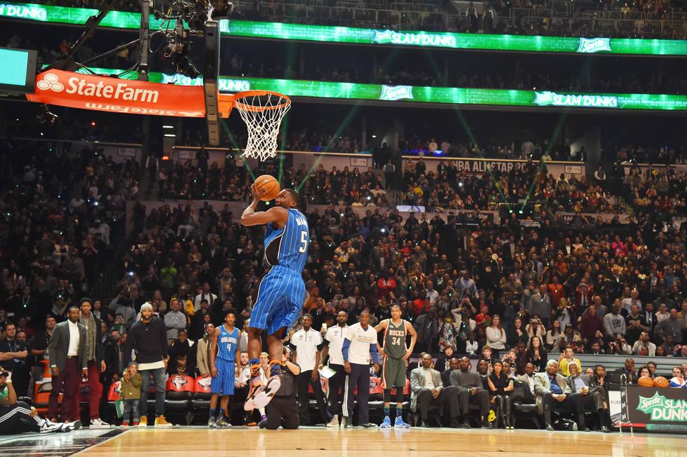 1/10腾讯体育2月15日讯 nba扣篮大赛落下帷幕,尽管与扣篮王失之交臂