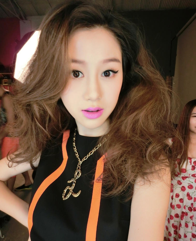 CBA太太团爱自拍 撞脸or美颜傻傻分不清(图)-衡水论坛 -