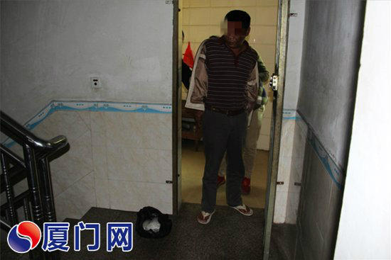 厦门上演深山剿 毒 记:直捣 猪场 缴获31公斤冰毒