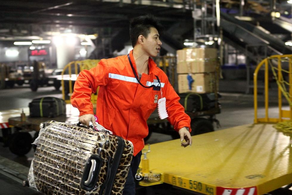 【中国人的一天】行李分拣员