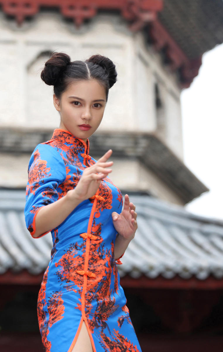 性感美女变身格斗美女cos春丽秀护士功夫俄罗斯宝贝图片