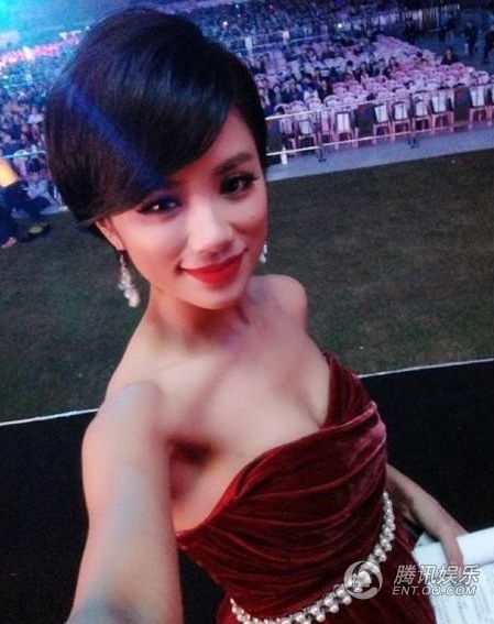 伊一真人秀泳装抢镜 出道以来大尺度写真曝光