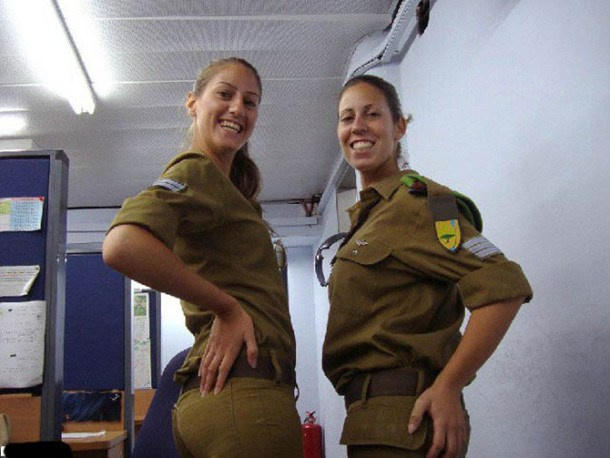 组图:以色列军队中漂亮女兵不少