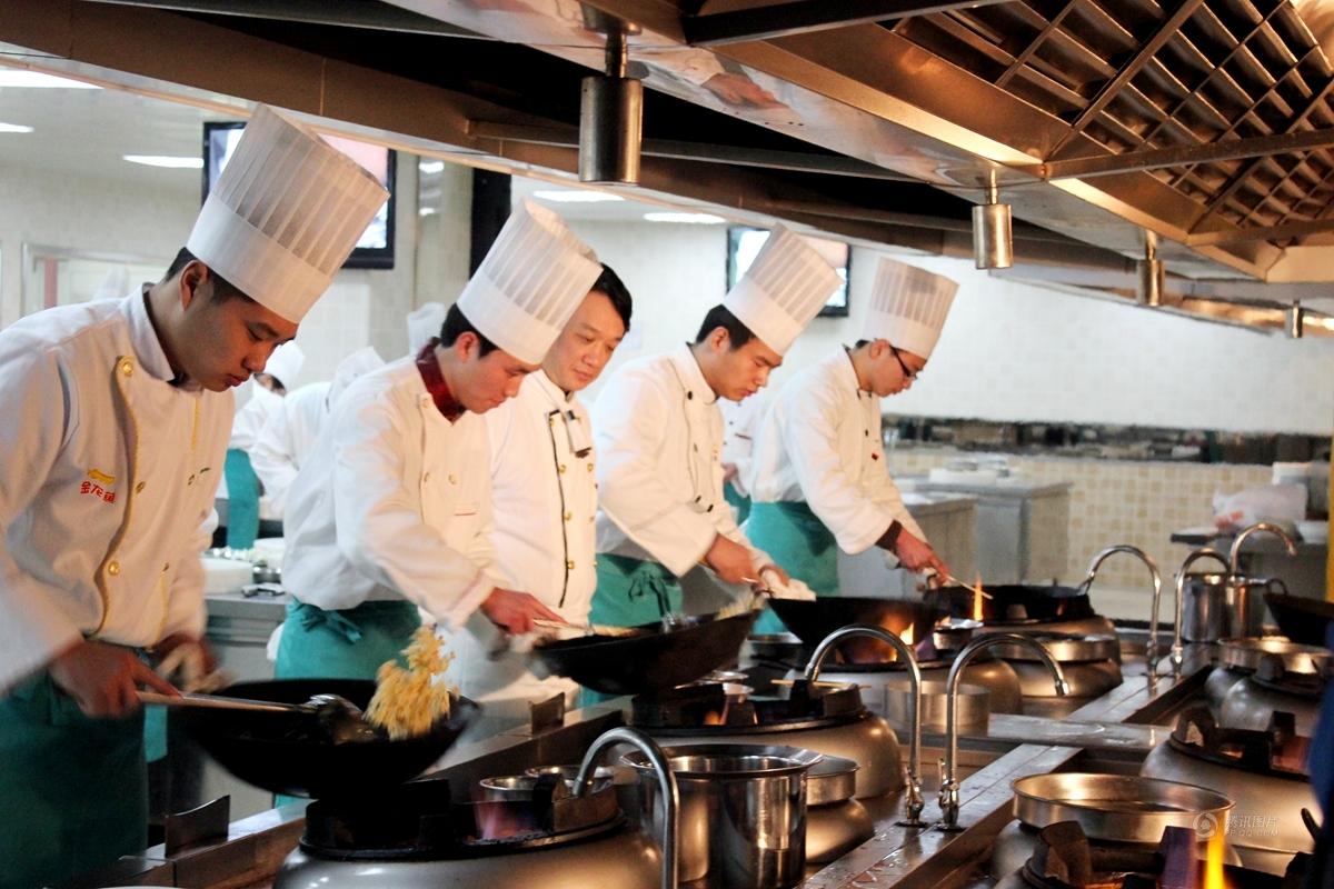 中国人的一天:中国大厨在巴黎