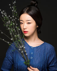 高清:唐昕古典写真曝光 气质温婉如出水芙蓉