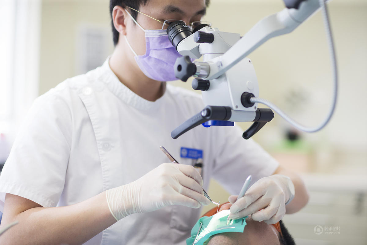 【中国人的一天】牙医和他的手艺活