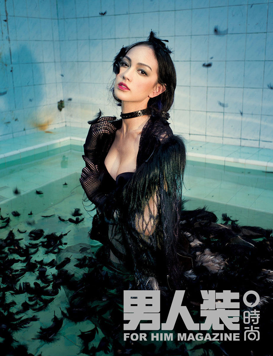 高清:jessicac登《男人装》 身姿火辣性感撩人