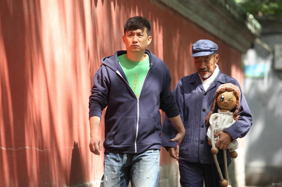 《嘿，老头!》黄磊首当“痞神” 恋上女神宋佳_娱情速递_温州网