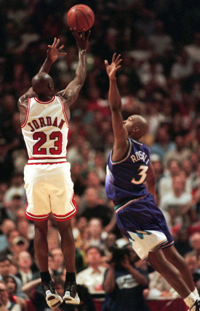 季后赛34次压哨绝杀:乔丹詹皇封神 科比仅1次