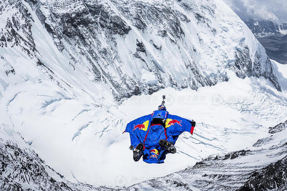 翼装飞行极限体验 频酿惨剧无碍美女献身-衡水