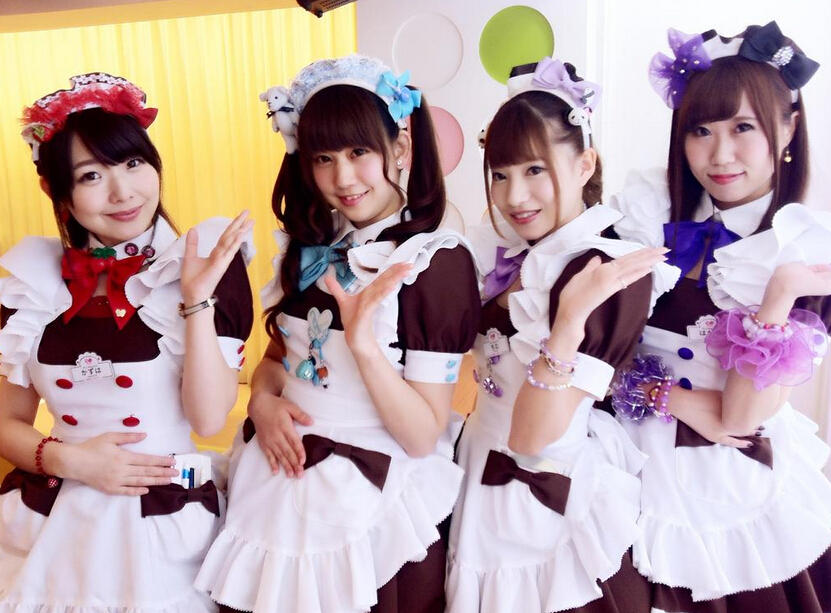 揭秘日本女仆咖啡馆:服侍主人不准坐