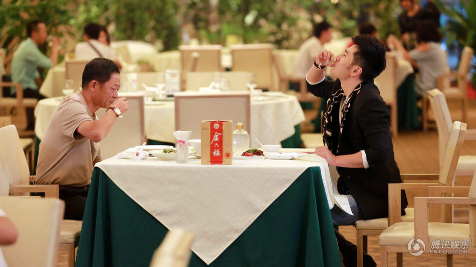《待嫁老爸》刘恩佑惨掉牙 与王志文拼酒很掏心_娱情速递_温州网