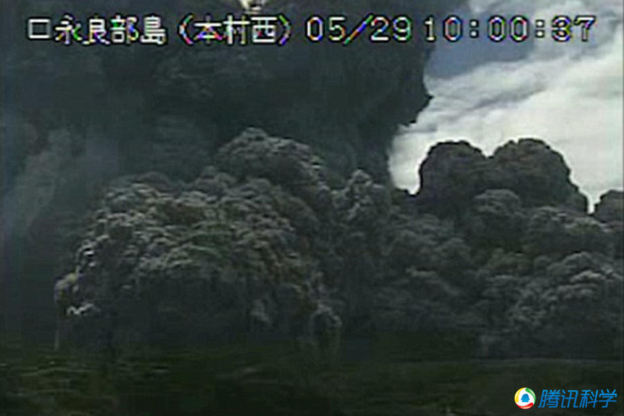 蘑菇云是怎么形成的完整版 12733870_980x1200_960.jpg