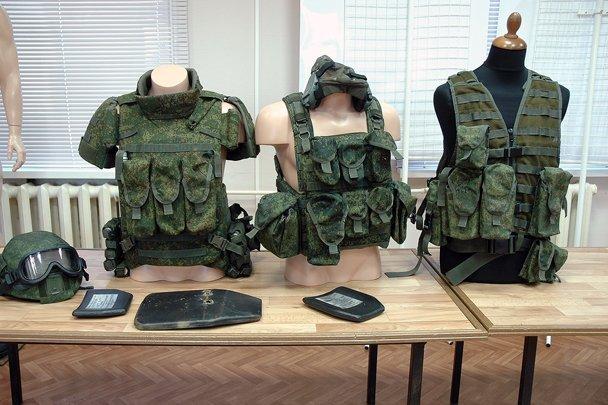 组图:俄军研成未来单兵作战系统 外形科幻