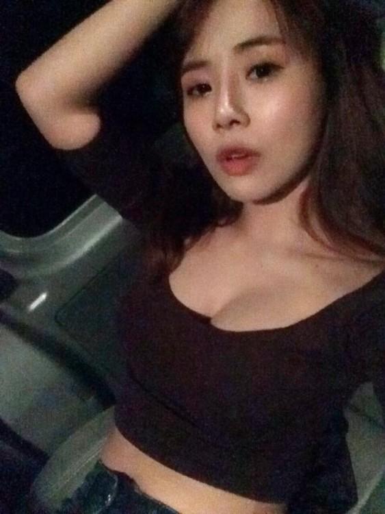 facebook泰国最胸女主播裹浴巾打dota2 被称泰国虎牙妹最胸妹|微博
