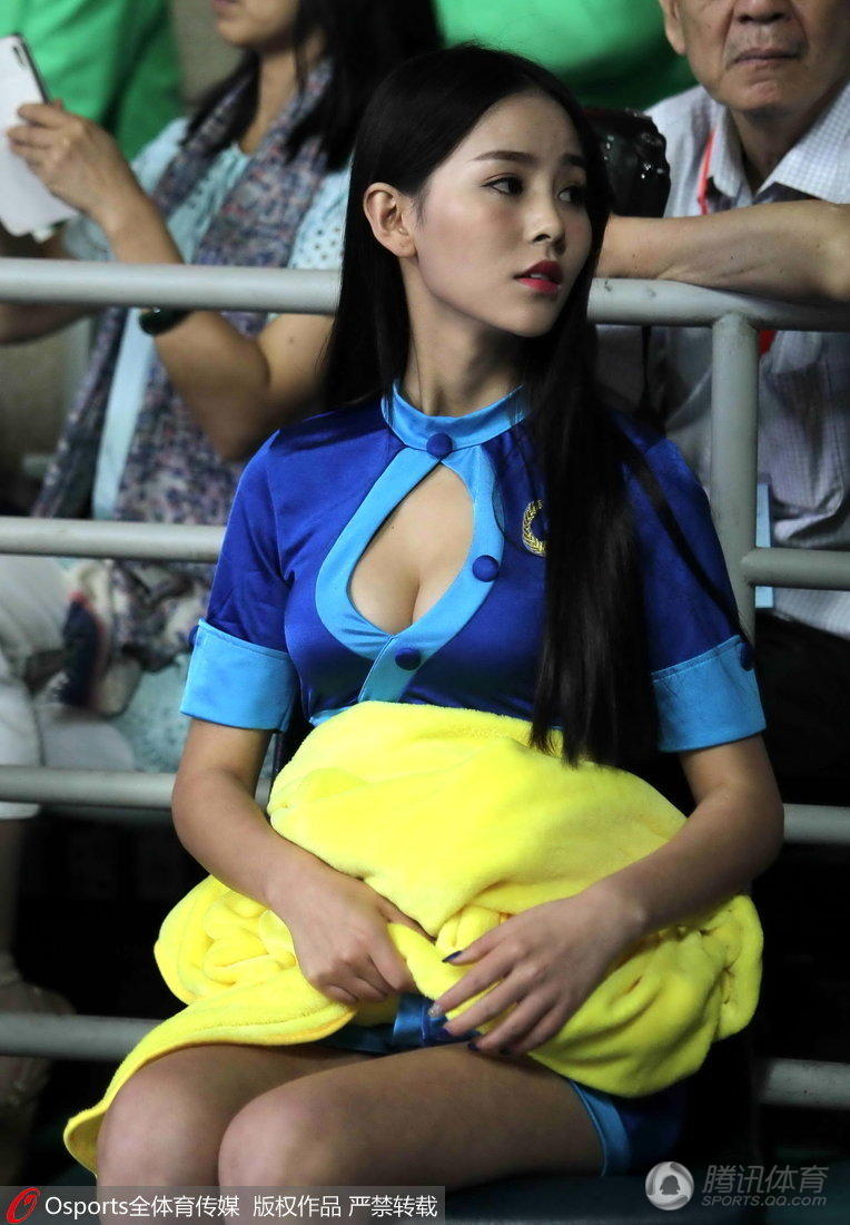 高清:世界9球中国公开赛 举牌女郎惊艳赛场-衡水论坛