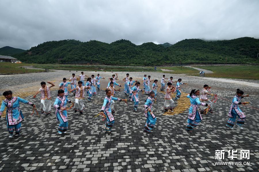 酣畅淋漓的彝族铃铛舞-衡水论坛