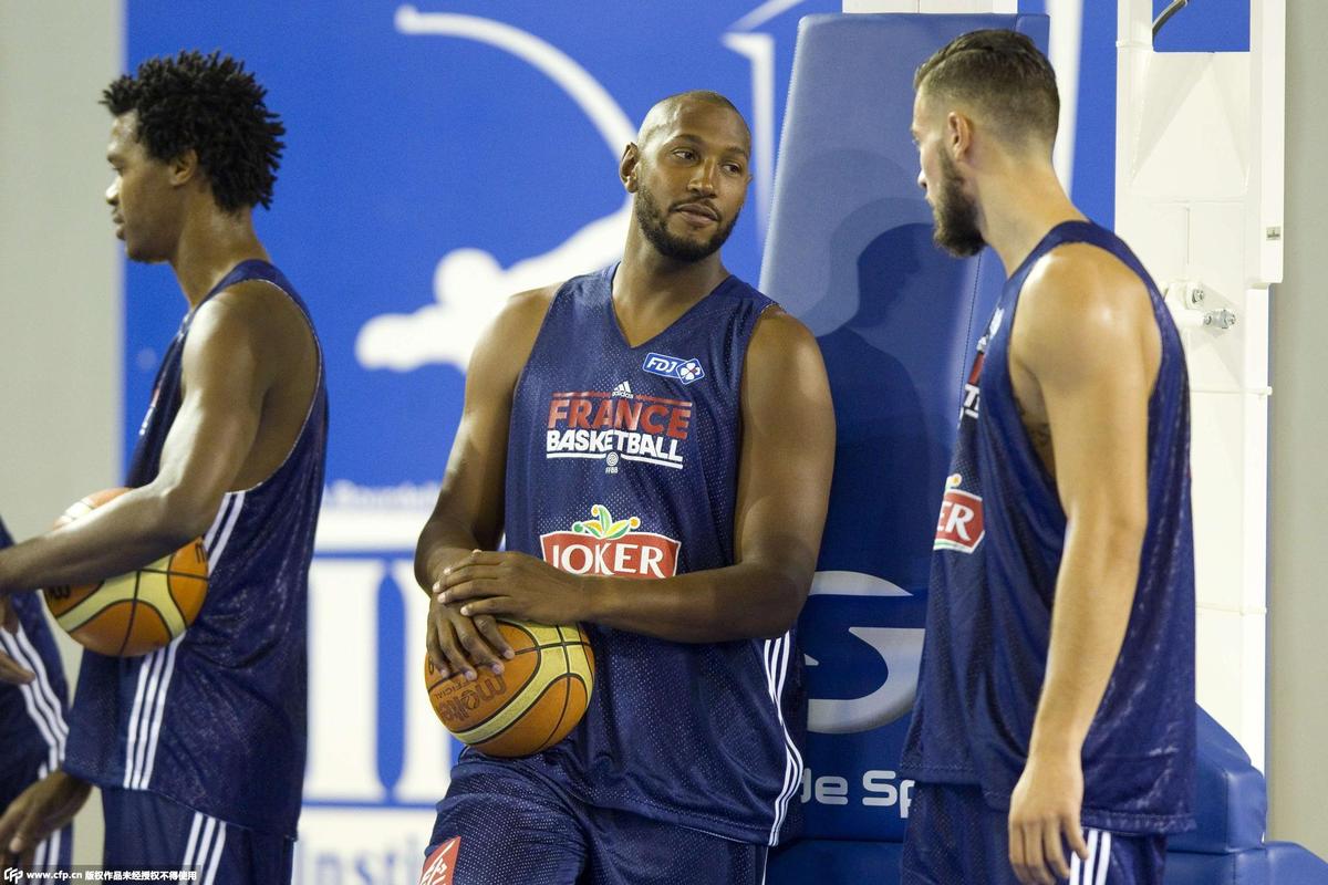 法国队备战欧洲杯 帕克迪奥组欧洲马刺 - 我爱