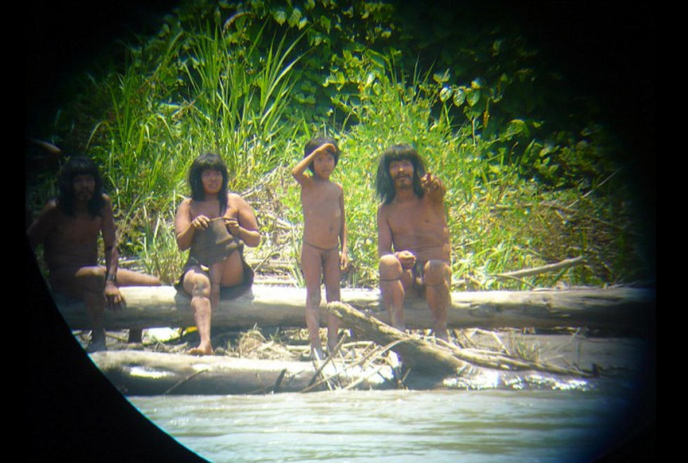 亚马逊原始部落现身秘鲁雨林 与世隔绝600余年