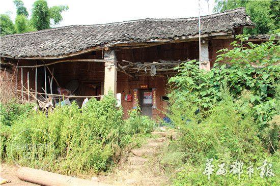 浙东爱生活_上虞四川西南中江贫困女孩考上大