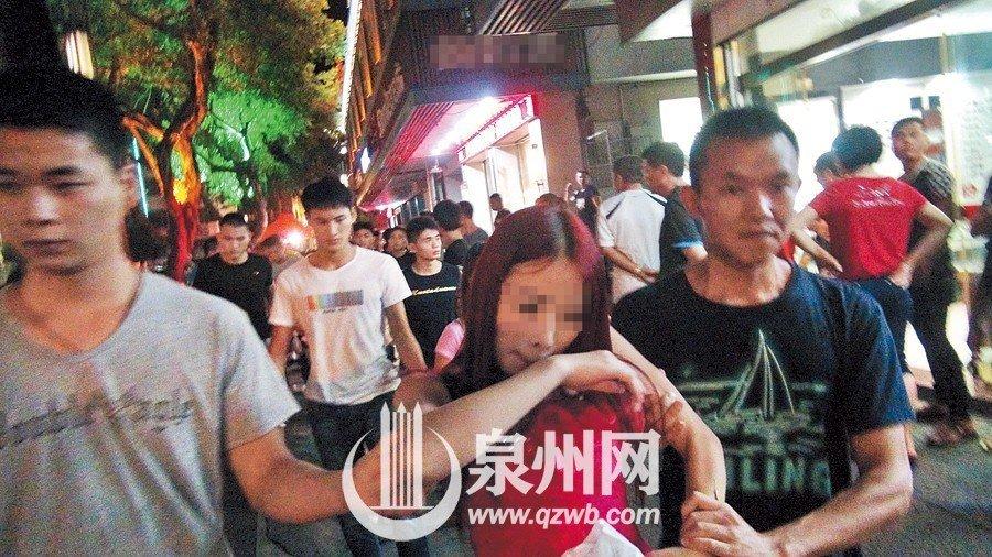 迪拜人均月收入_月收入两千多(3)