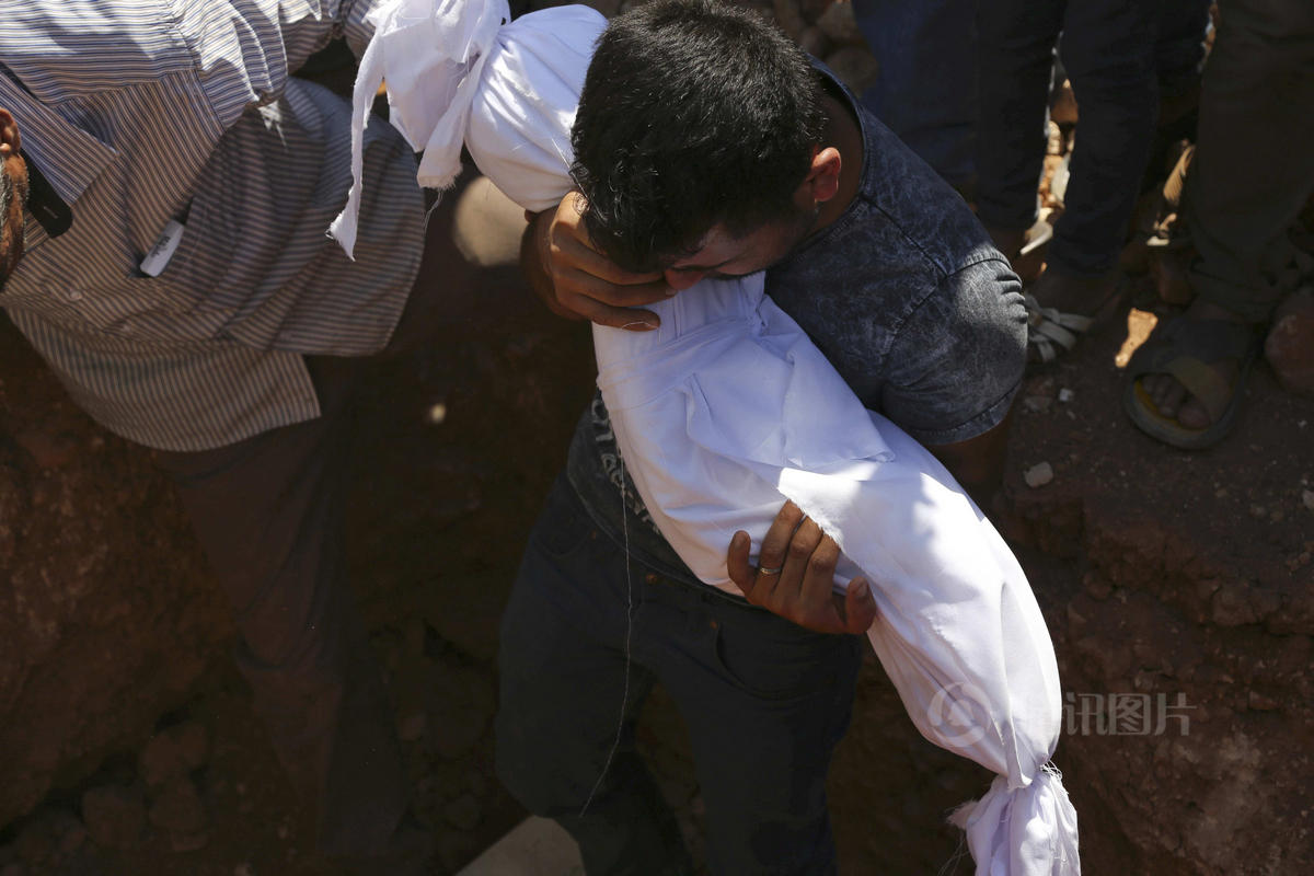 叙利亚偷渡溺亡男童被带回国下葬-德州新闻中
