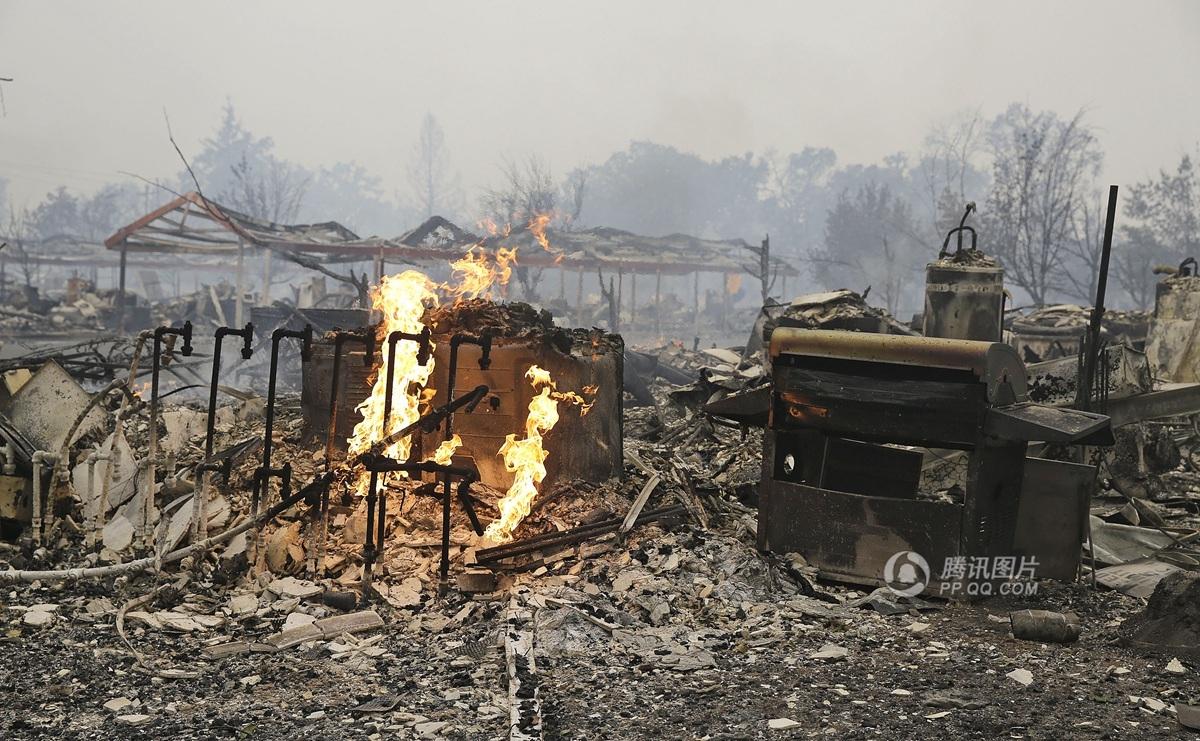 加州小镇山火过后景象如同“地狱”(高清组图)