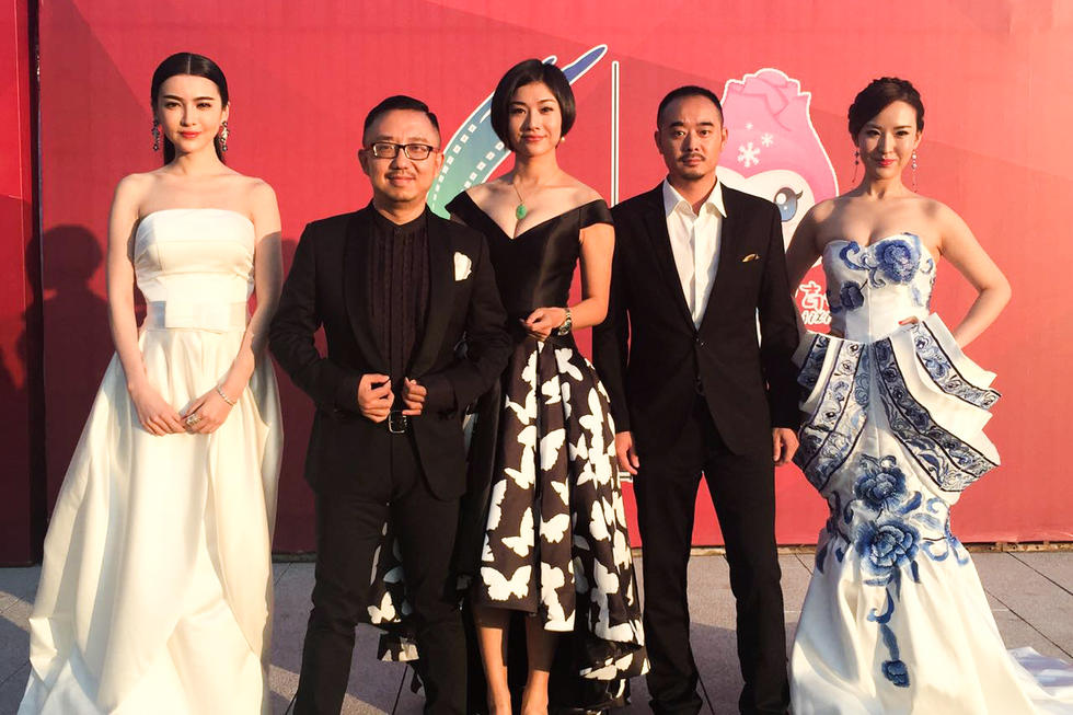 《摇滚水果》闪耀金鸡百花 荷尔蒙美女惊艳红毯