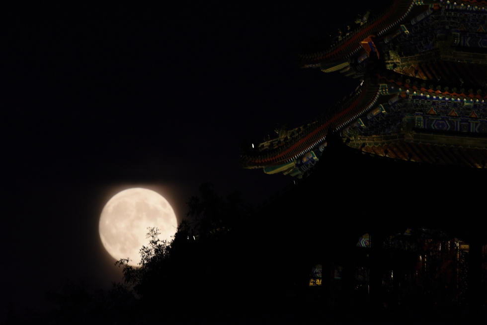 2015年09月28日 - 小谷 - 博公英(小谷摄影欢迎你) 组图:中秋夜各地现九年来最大最圆月亮 - 海阔山遥 - .