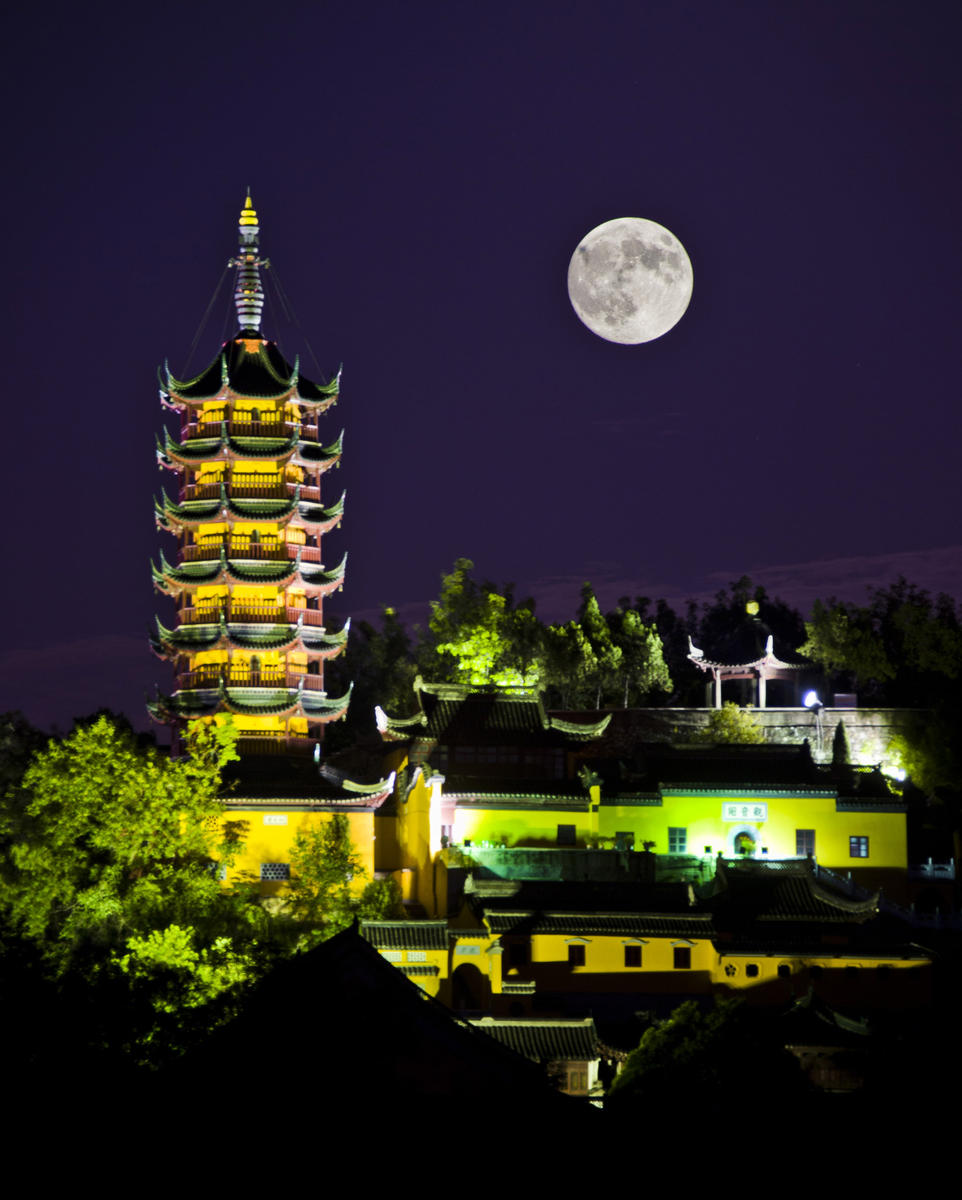 2015年09月28日 - 小谷 - 博公英(小谷摄影欢迎你) 组图:中秋夜各地现九年来最大最圆月亮 - 海阔山遥 - .