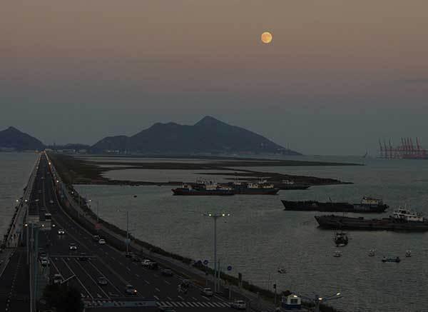 2015年09月28日 - 小谷 - 博公英(小谷摄影欢迎你) 组图:中秋夜各地现九年来最大最圆月亮 - 海阔山遥 - .