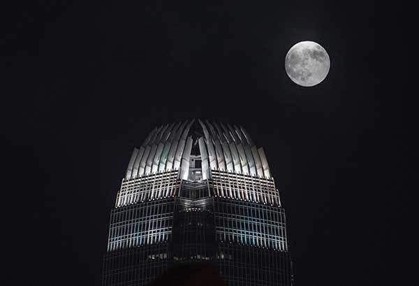 2015年09月28日 - 小谷 - 博公英(小谷摄影欢迎你) 组图:中秋夜各地现九年来最大最圆月亮 - 海阔山遥 - .