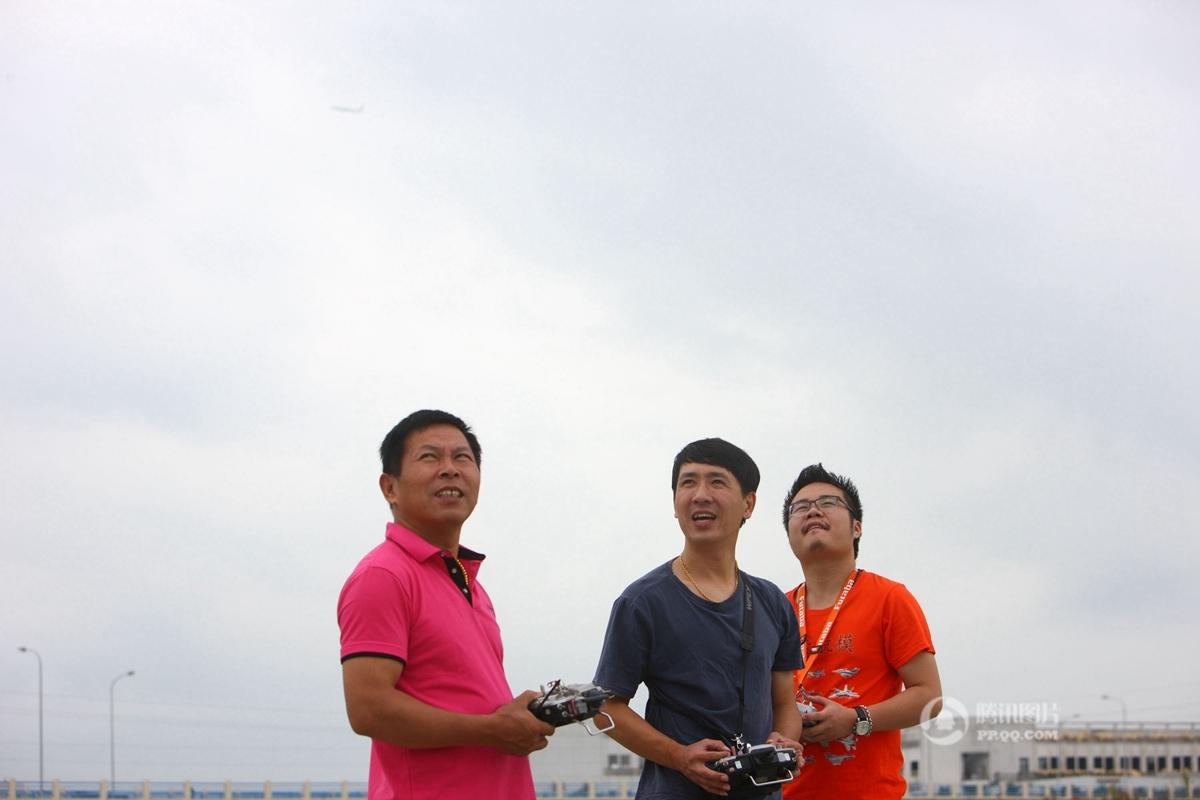 【中国人的一天】公交驾驶员的航空梦