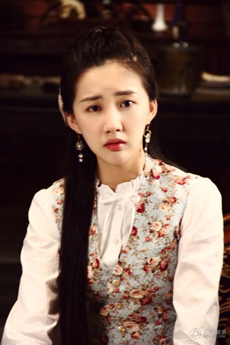陈欣予《破阵》惊艳 百变洋装诠释"年代美"
