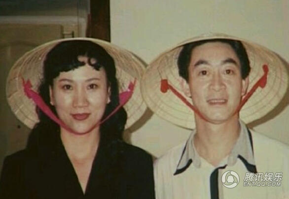 六小龄童带妻助阵陈建斌新片 牵手现身显恩爱(图)