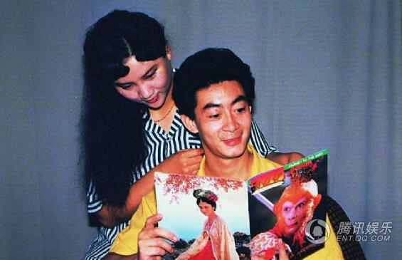 六小龄童带妻助阵陈建斌新片 牵手现身显恩爱(图)