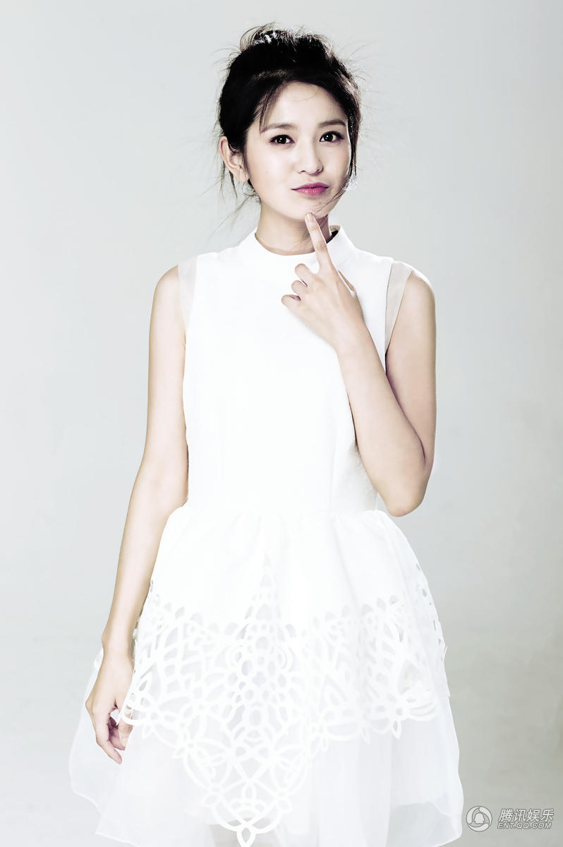 高清:肖茵清新写真曝光 俏皮灵动宛如氧气精灵