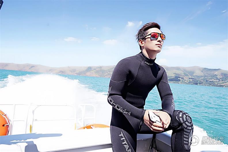 窦骁郑刚成功穿行新西兰 亲身诠释热血即正义