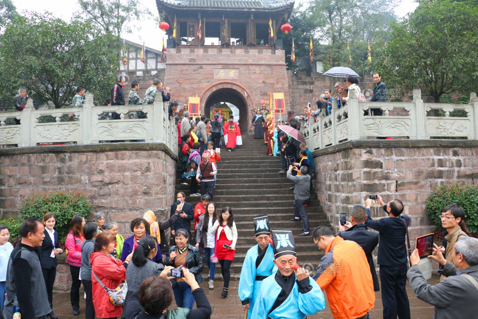 旅游产品销售和旅游经济总量_产品手绘马克笔